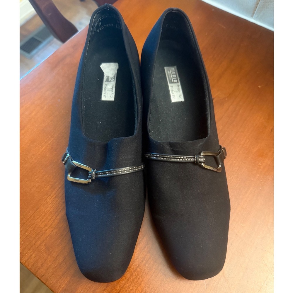 Munro women's size 11 black stretch fabric comfort heels‎